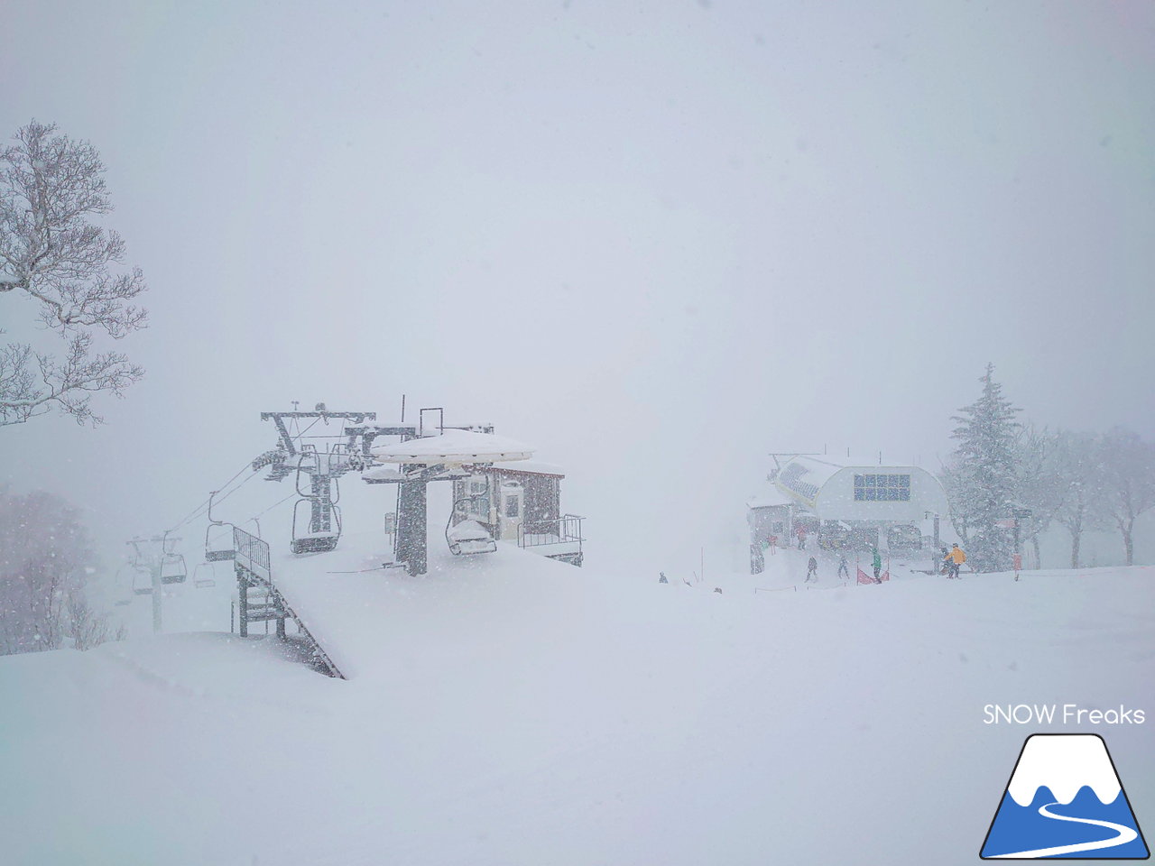 札幌国際スキー場｜待ちに待った天然雪がたっぷり！ふかふかの粉雪と戯れる、贅沢な2021-2022ウィンターシーズン『初滑り』☆